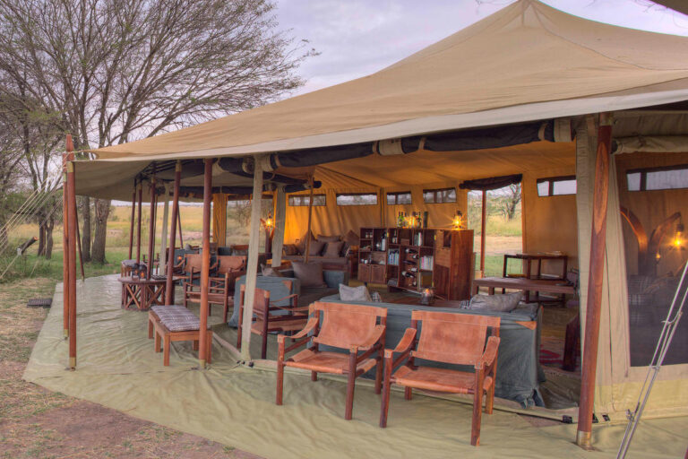 olakira_-_mess_tent.jpg