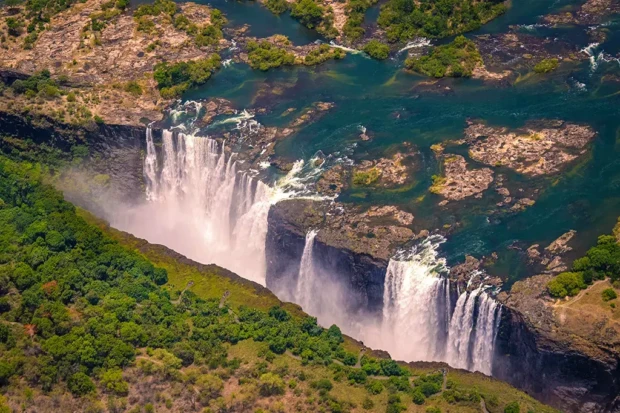 Zimbabwe vs. Zambia – Which Side Has the Best Views 1 | Travel Africa & More